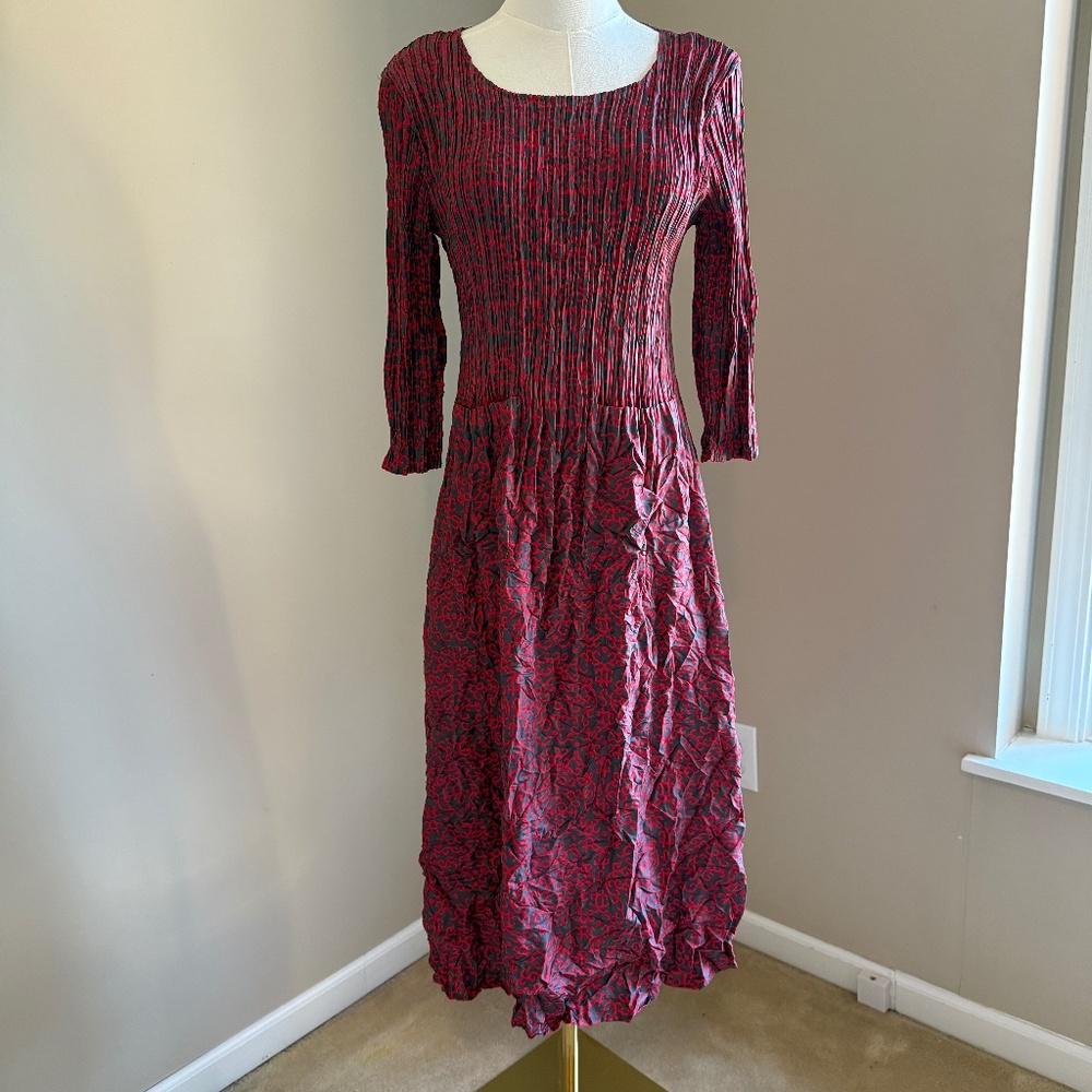 Alquema 3/4 Smash pocket dress Gray and Red Size 8-10 EXCELLENT USED CONDITION